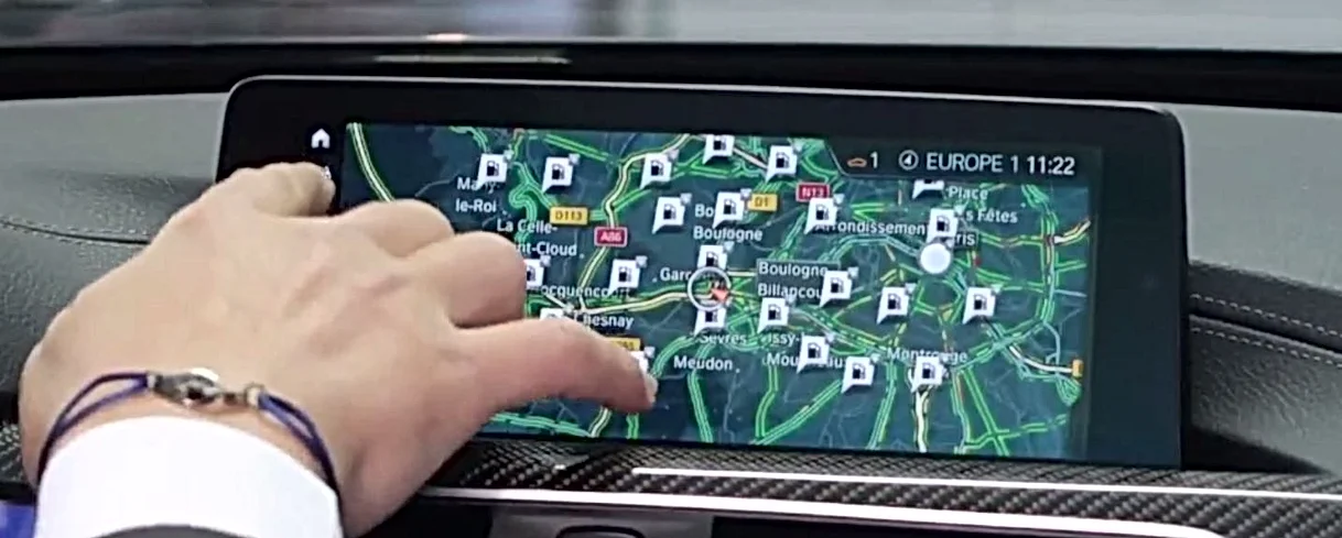 Écran tactile BMW iDrive 4
