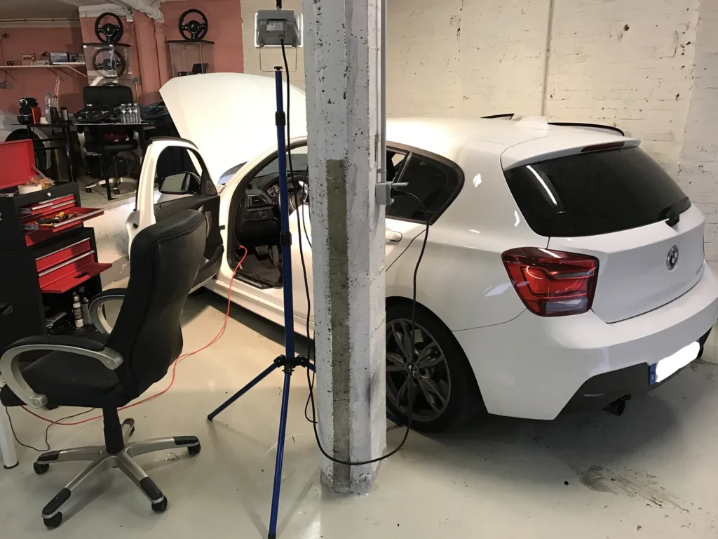BMW M135i du 10-2012 avec Retrofits de 8 options catalogue BMW + une mise à jour complète du véhicule