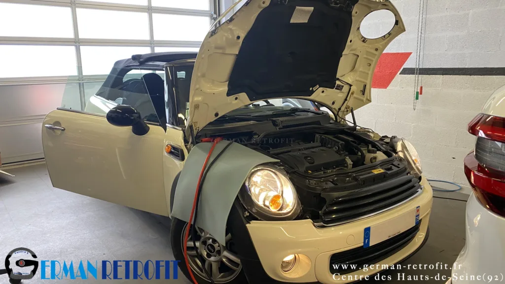 MINI Cabrio R57 LCI One N16 de 2012