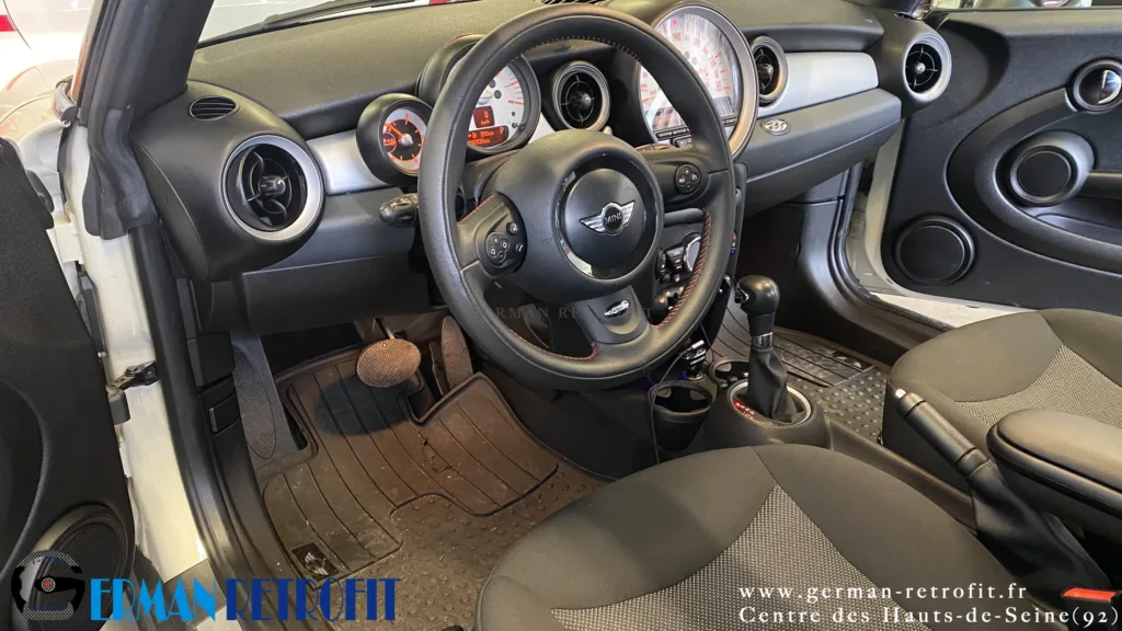 MINI Cabrio R57 LCI One N16 de 2012
